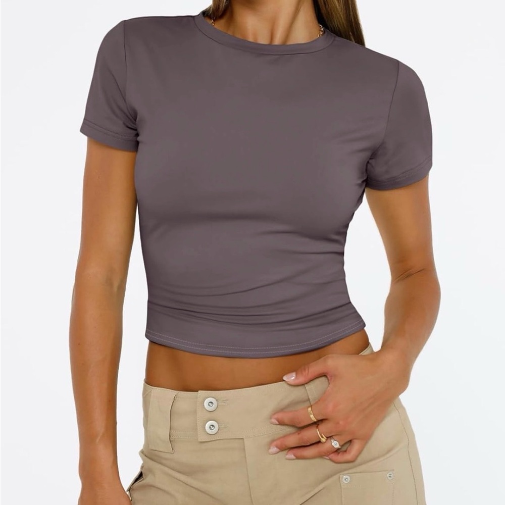 NWOT - Basic Bodycon Tee - Picture 3 of 9